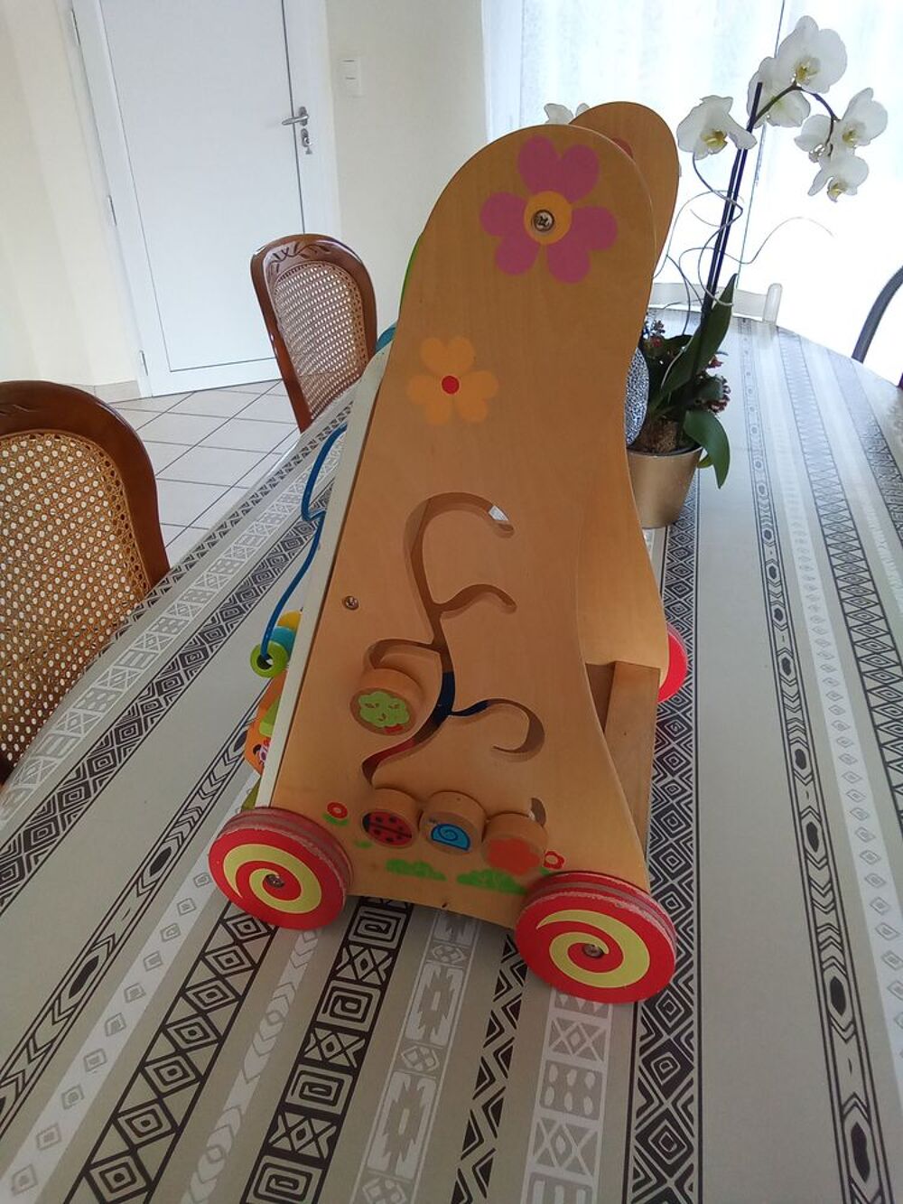Porteur b&eacute;b&eacute; en bois Jeux / jouets