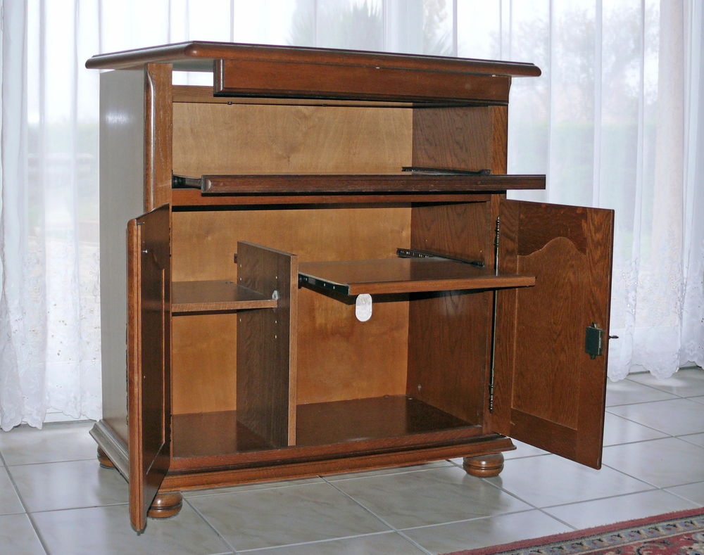 Meuble TV en ch&ecirc;ne avec plateau orientable Meubles