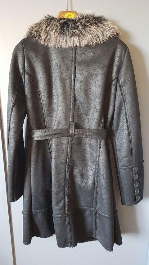 Manteau noir avec ceinture 45 Paris 19 (75)