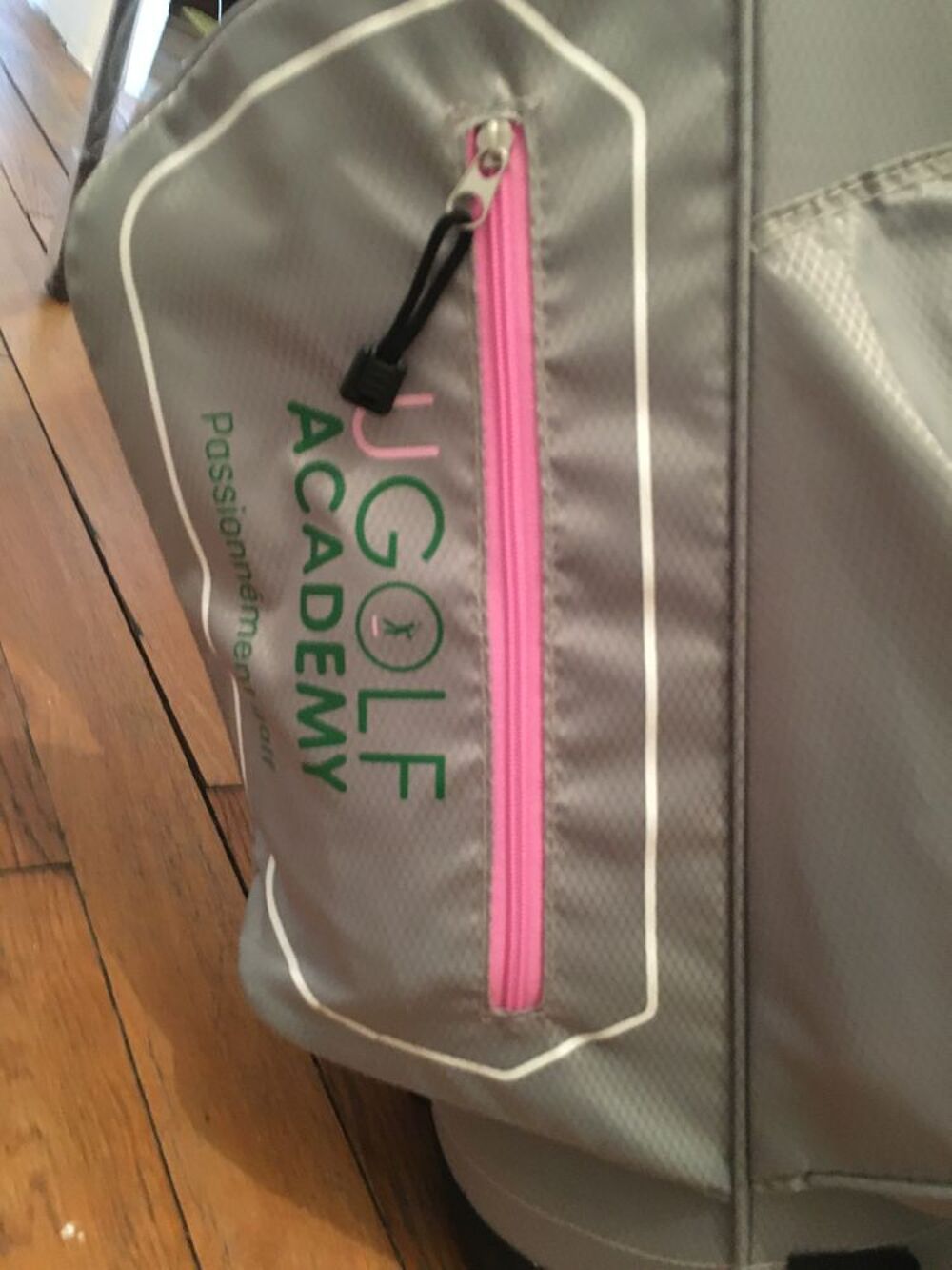 Sac de golf Femme NEUF avec clubs et accessoires. Sports