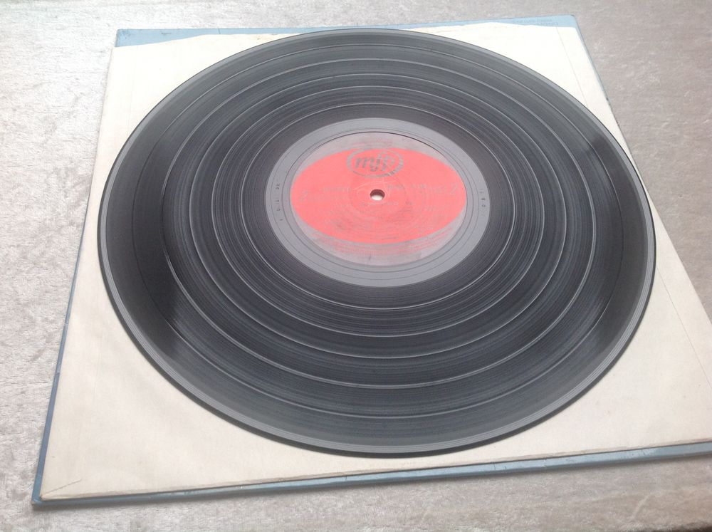 LUIS MARIANO VOLUME 4 VINYLE 33T Envoi Possible
CD et vinyles