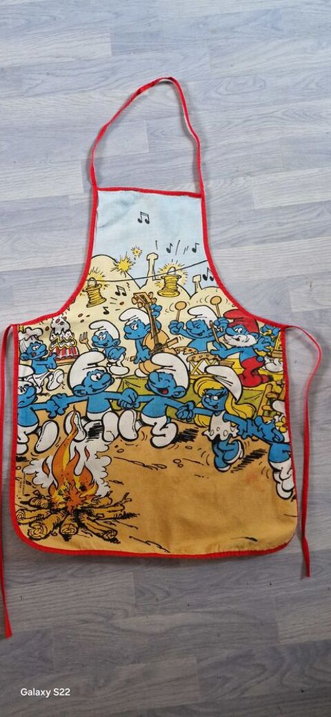 Tablier enfant  schtroumf   8 Beaumont-Hague (50)