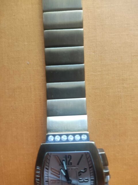 Superbe montre acier dor,pierres zirconium. vintage. Dyrberg Kern Trs bon tat 285 Verneuil-sur-Seine (78)