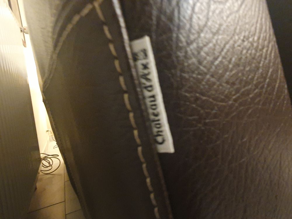 Salon cuir tr&egrave;s bon &eacute;tat Meubles