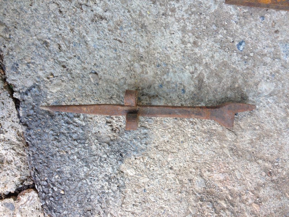 Lot de divers anciens outillages en fer Bricolage