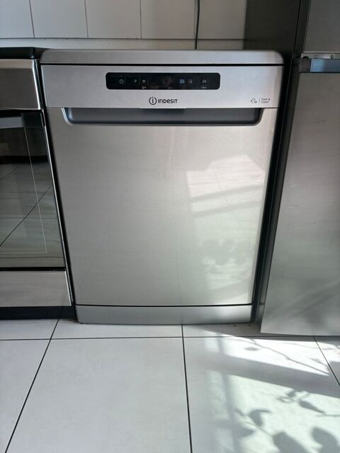 Lave vaisselle Indesit finition inox 200 Saint-Ouen (93)