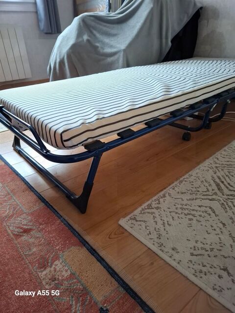Lit d'appoint pliant avec matelas mousse 50 Clermont-Ferrand (63)