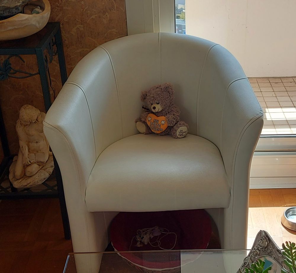 CANAPE CUIR BLANC ET FAUTEUIL Meubles