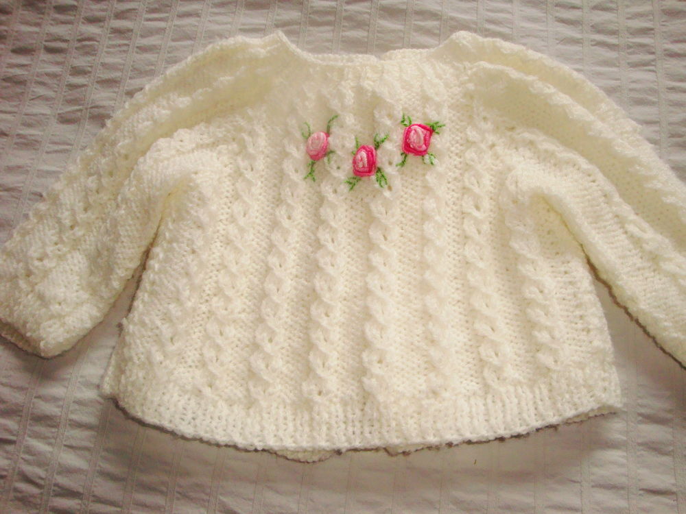 Brassi&egrave;re et chaussons assortis 1er &acirc;ge blanc Vêtements enfants