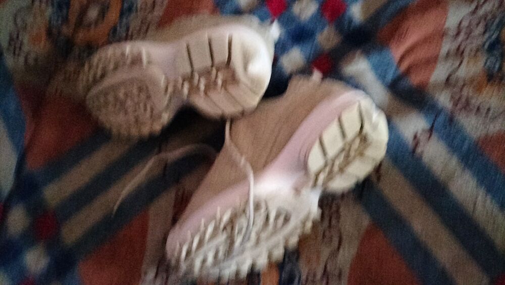 Basket Fila cuir pointure 39 tr&egrave;s bon &eacute;tat paire Dessu&egrave; Chaussures