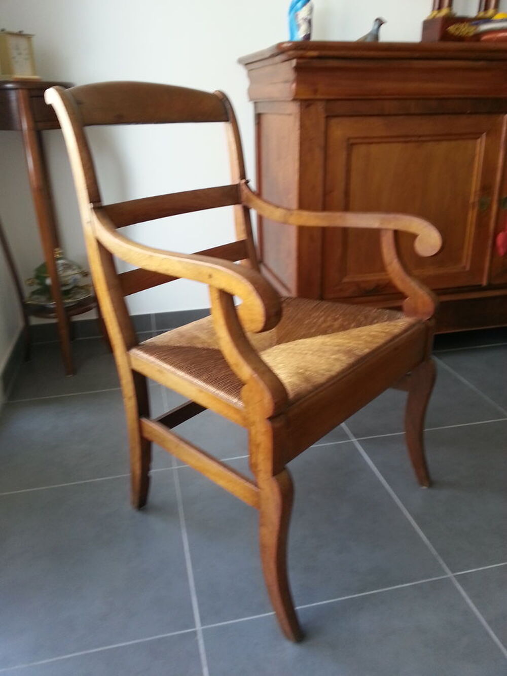 FAUTEUIL ANCIEN EN CHENE ASSISE PAILLEE Meubles