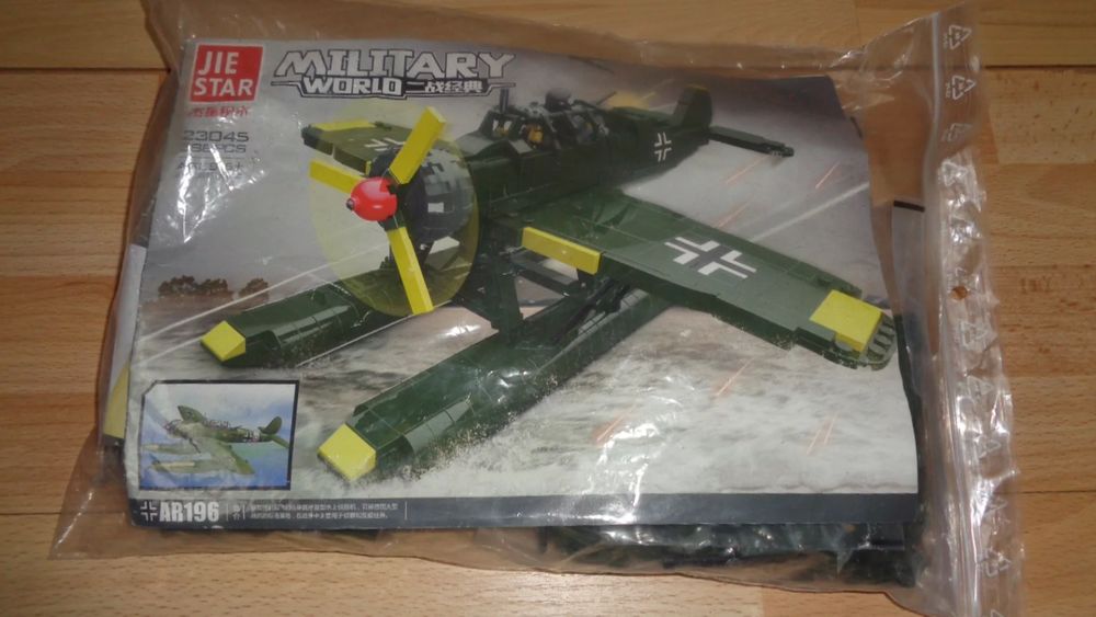 JIE STAR 23045 S&eacute;rie D'avions AR196 Fighter Jeux / jouets