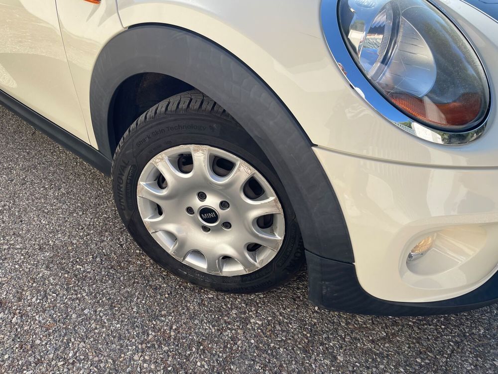 One Hatch 3 Portes 102 ch BVA6 2016 occasion 13260 Cassis