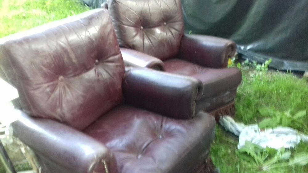 canap&eacute; 2 fauteuils cuir Meubles
