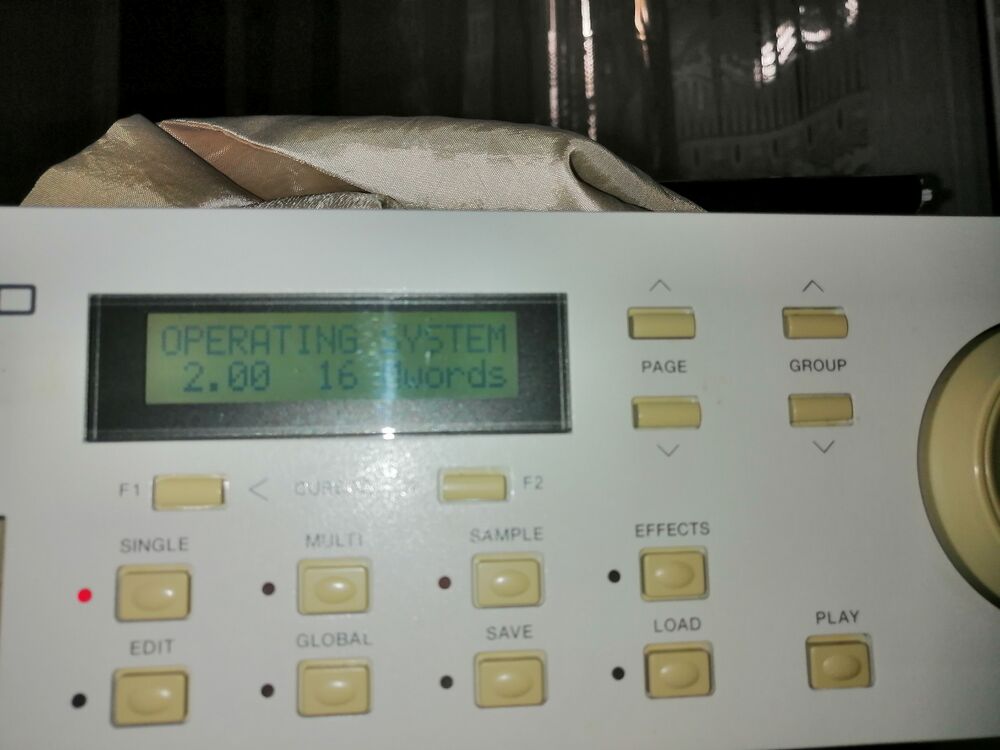 S2000 AKAI Instruments de musique
