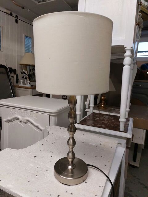 LAMPE DE CHEVET BLANCHE AVEC PIED METAL 20 Verrières (10)