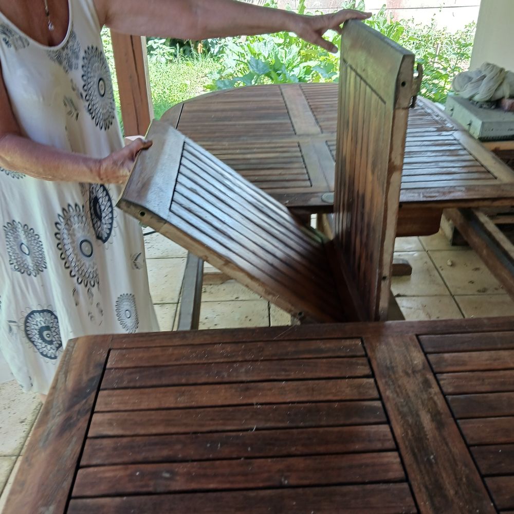 table teck + chaises de jardin Meubles