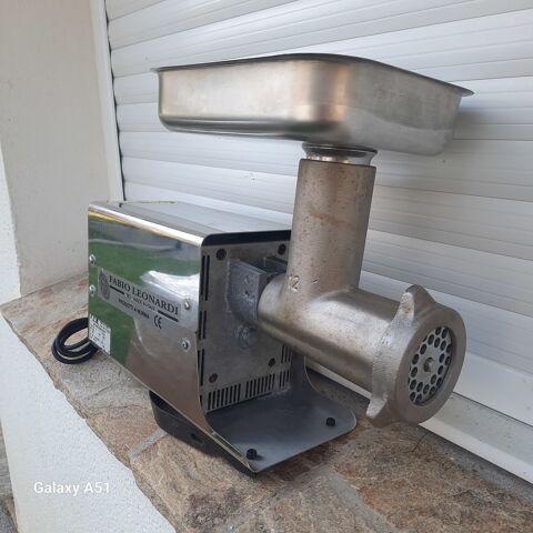 Hachoir a viande professionnel  Fabio L�onardi  290 Thouar�-sur-Loire (44)