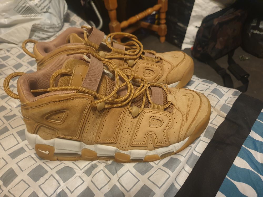 Paire de baskets Chaussures