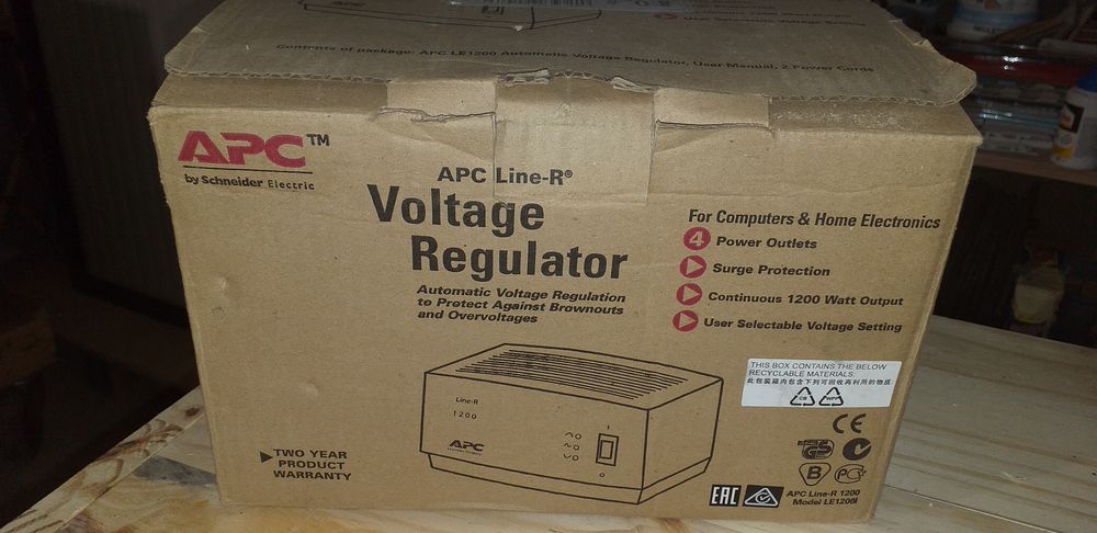 R&eacute;gulateur de tension secteur 240V/1200W (Neuf) Bricolage