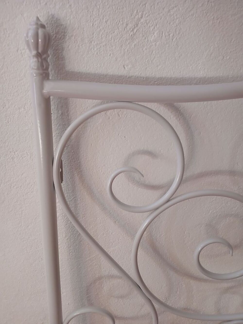 TETE DE LIT EN METAL BLANC 170cm de large / 120cm hauteur Meubles