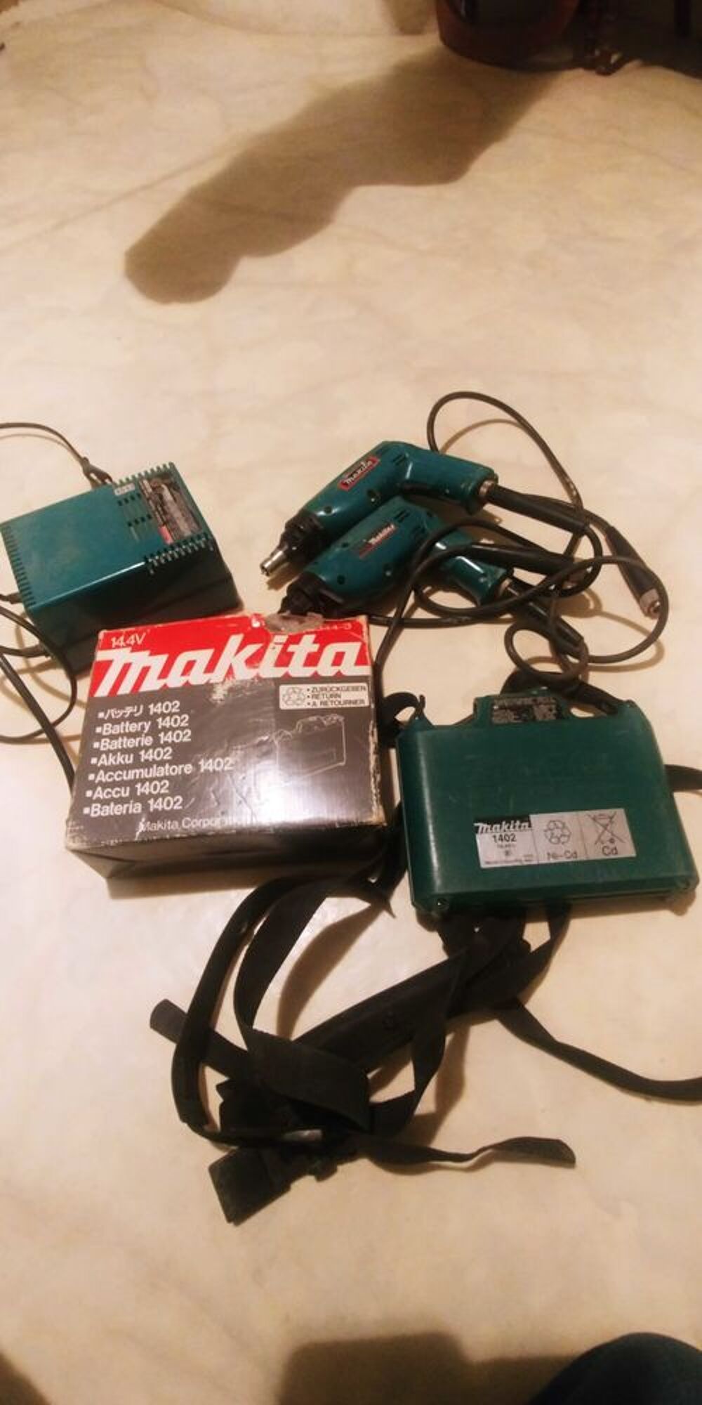   2 visseuses Makita 