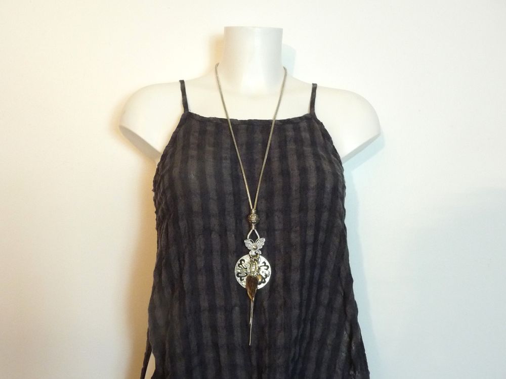 Collier/ Sautoir en M&eacute;tal Argent&eacute; Vieilli avec ses Breloques Bijoux et montres