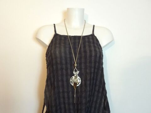 Collier/ Sautoir en Métal Argenté Vieilli avec ses Breloques 15 Paris 15 (75)