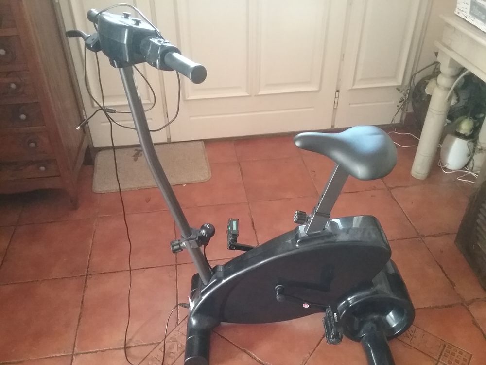 V&eacute;lo pour console wii Consoles et jeux vidéos
