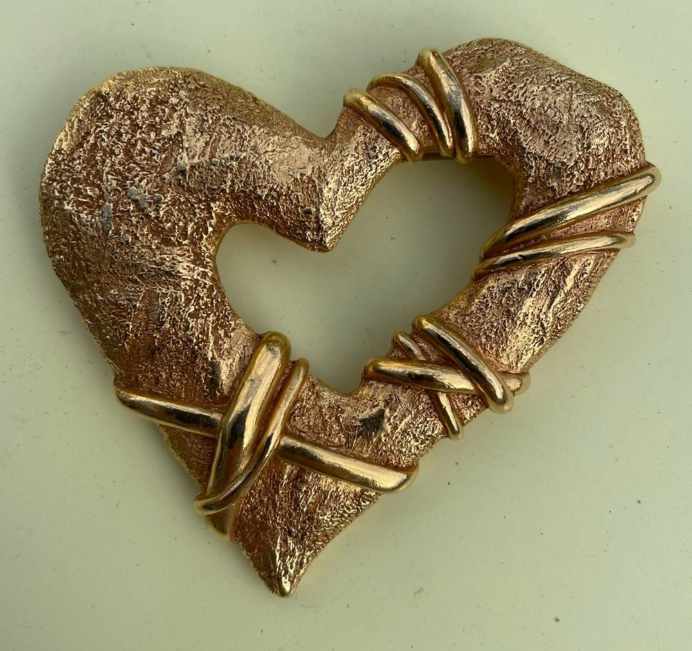 Broche Christian Lacroix Bijoux et montres