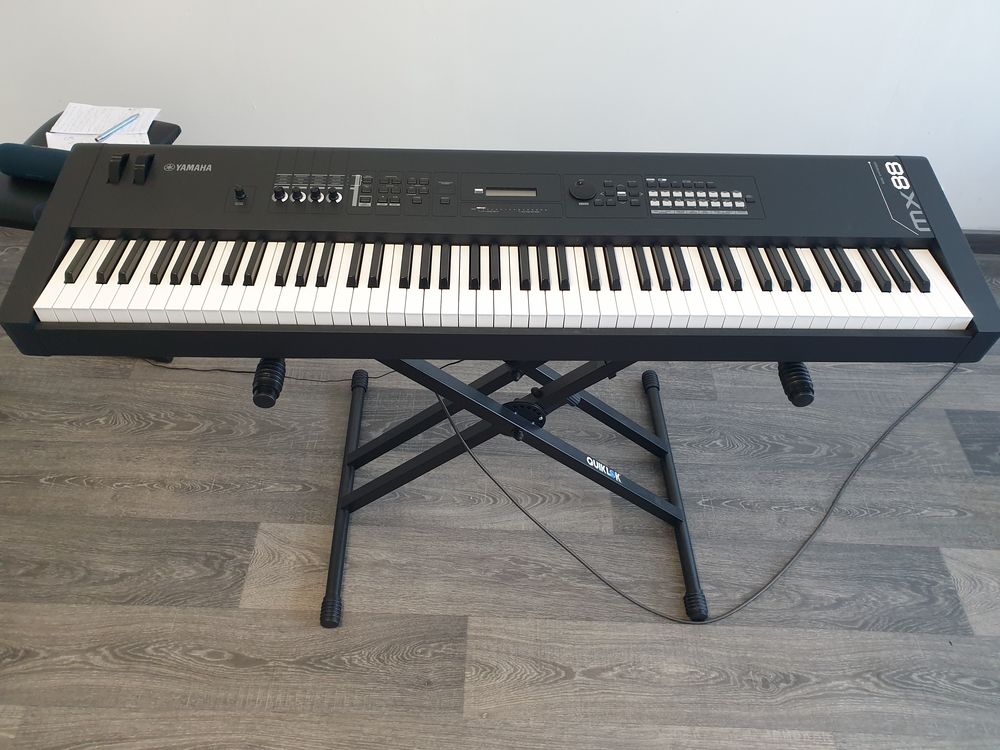 piano yamaha mx88 quasi neuf Instruments de musique