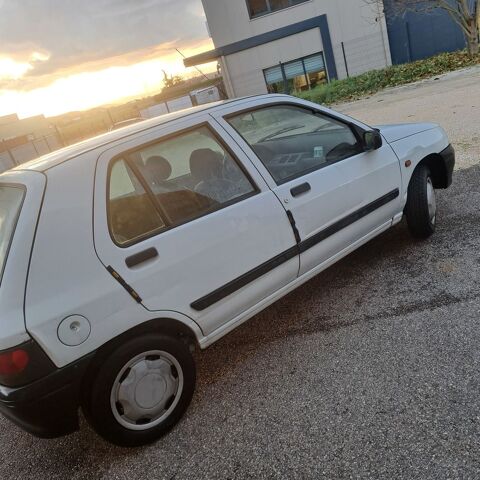 Renault clio 1.2i BeBop