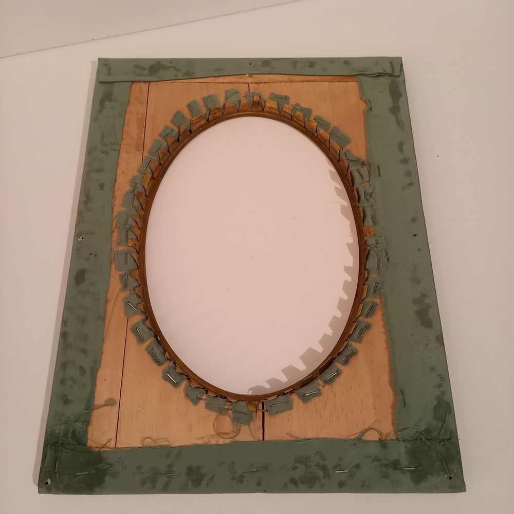 Encadrement, Plaque pour m&eacute;daillon avec son cercle en laiton 