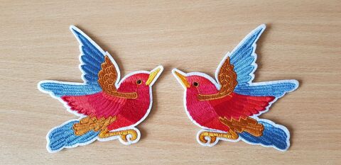 ecusson brodé 
paire d'oiseaux 
11x11 cm
6 Carnon Plage (34)