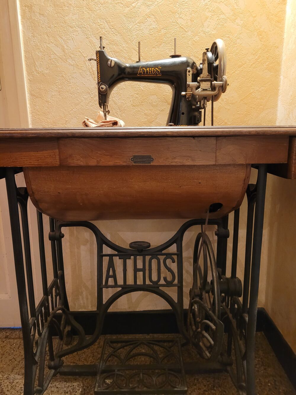 Machine &agrave; coudre Athos Décoration