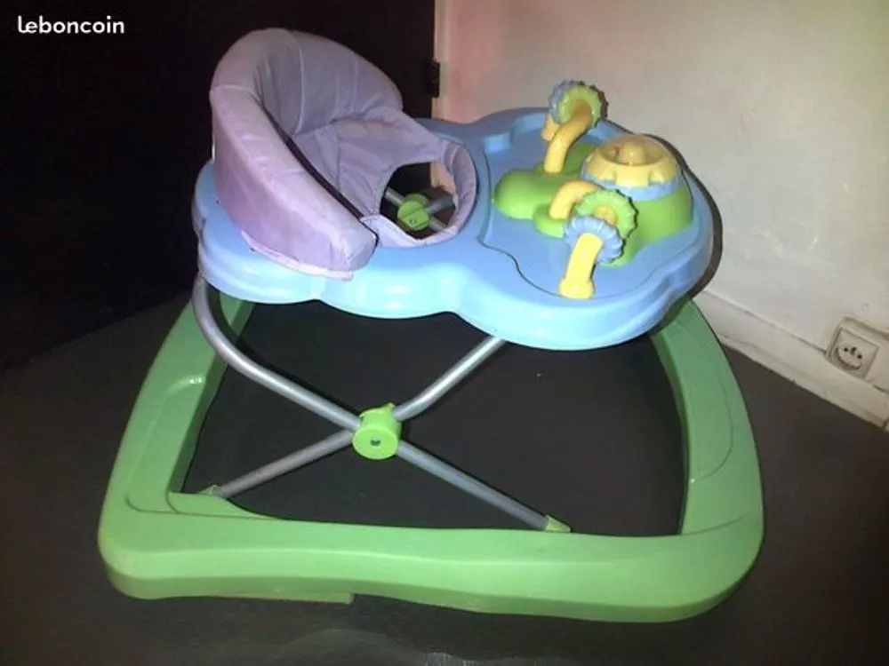 trotteur b&eacute;b&eacute; Puriculture