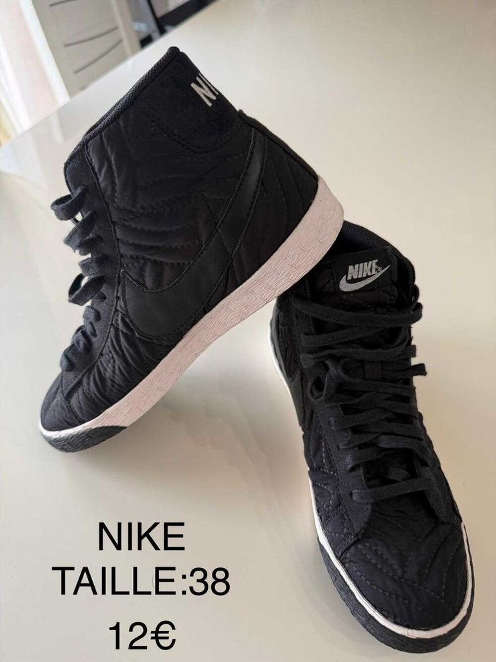 baskets Nike neuves pointure 38 Chaussures