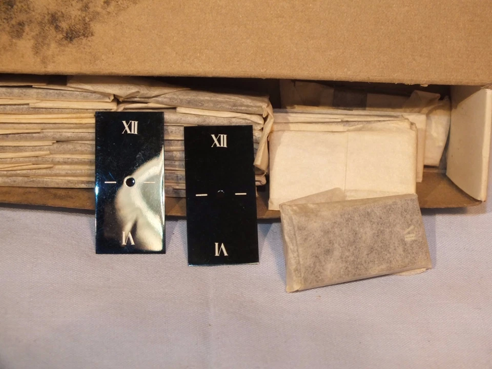 Lot 2 Cadrans de montre de poignet - fond de stock - noir 17 Bijoux et montres