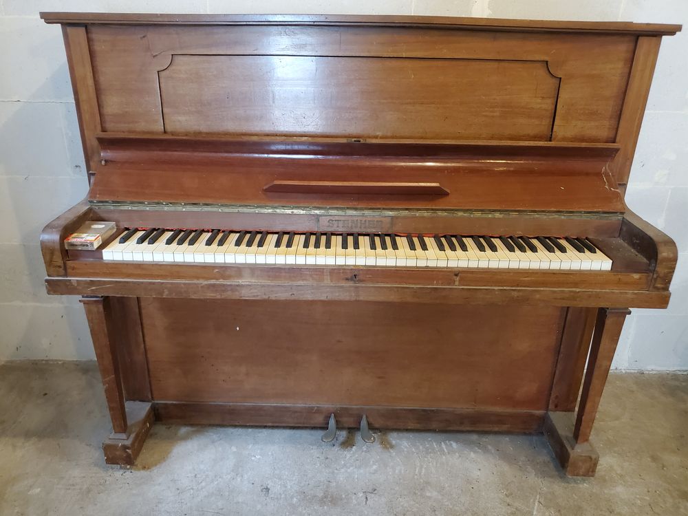 Donne PIANO. Meubles