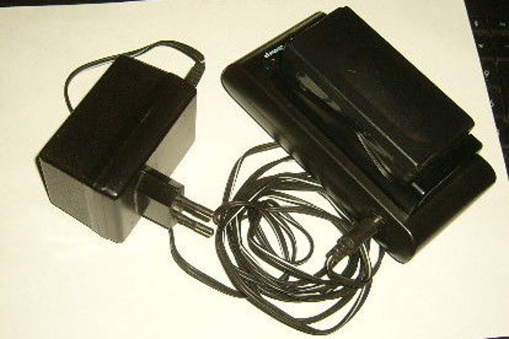 chargeur universel powery pour batteries Ni-cd et Ni-Mh Photos/Video/TV