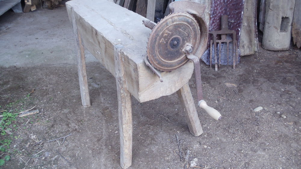 &eacute;greneuse &agrave; ma&iuml;s ancienne 