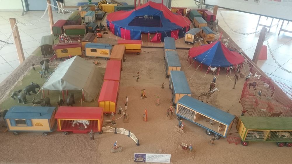 Maquette de cirque au 1/20&eacute;me 