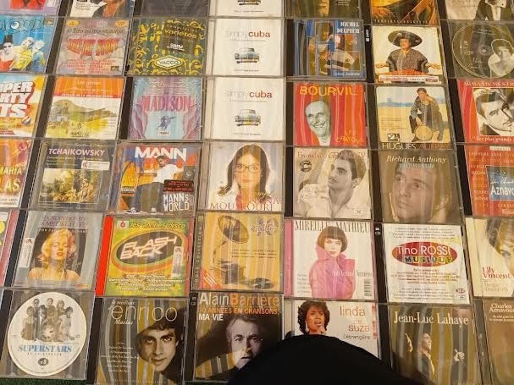 LOT DE 70 CD VARIETES FRANCAISE ET INTERNATIONNAL CD et vinyles