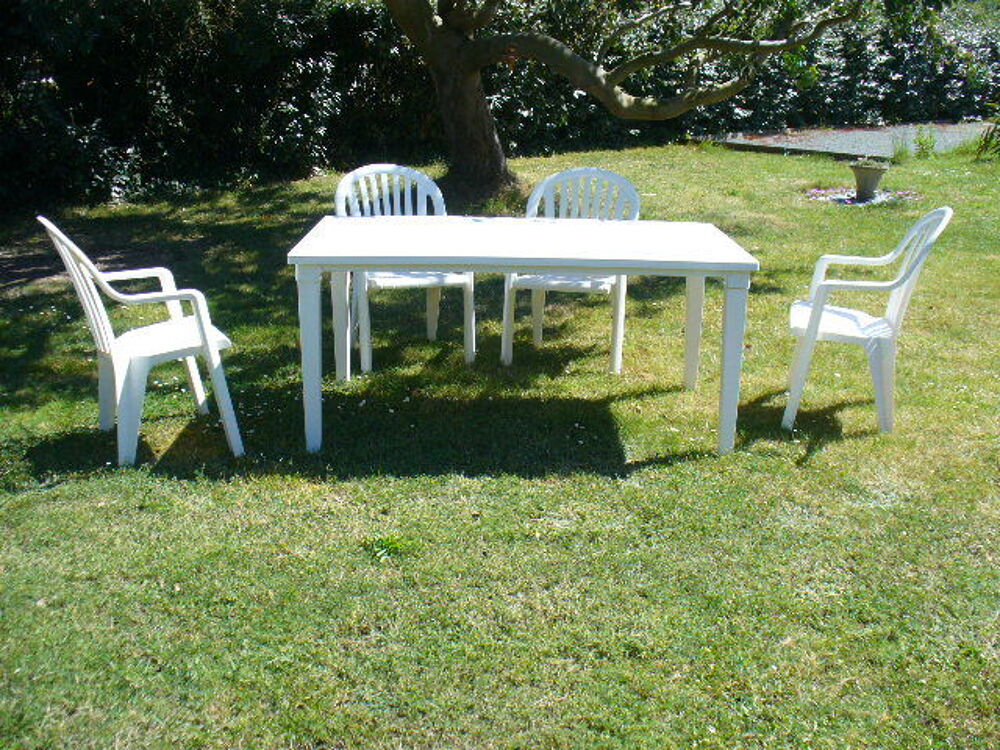 Ensemble 4 fauteuils "Grosfillex" type Miami Jardin