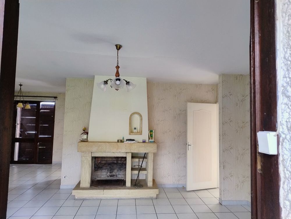 Vente Maison PARTICULIER 
MAISON 5 pièces - grand volume de surface Vayres