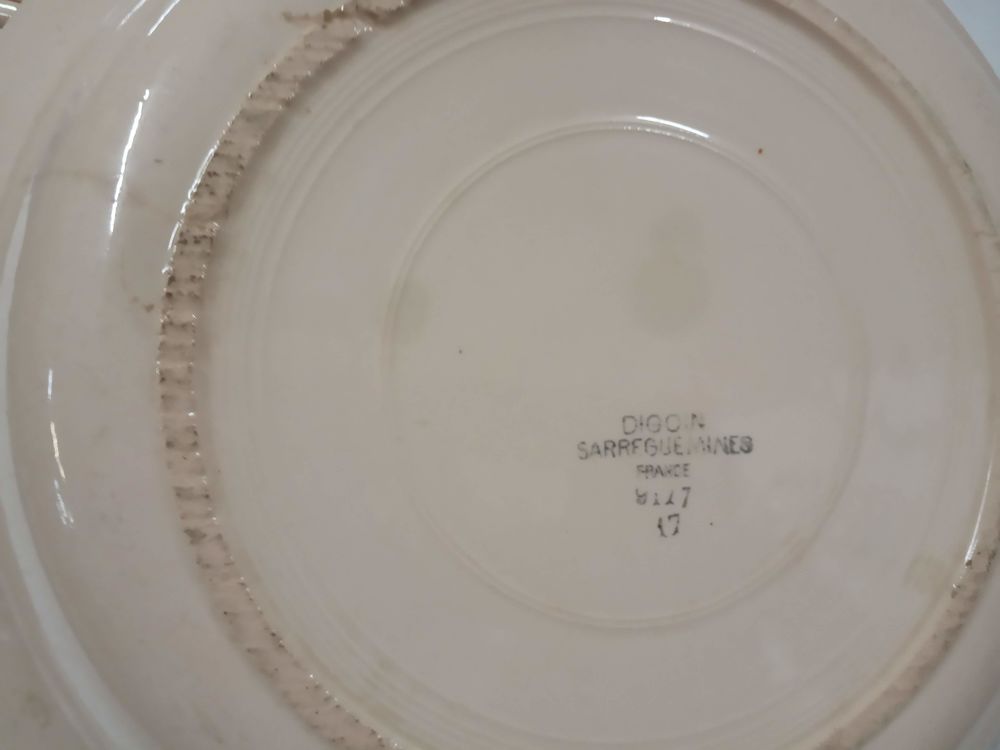 Soupi&egrave;re et plat assorti en porcelaine Electromnager