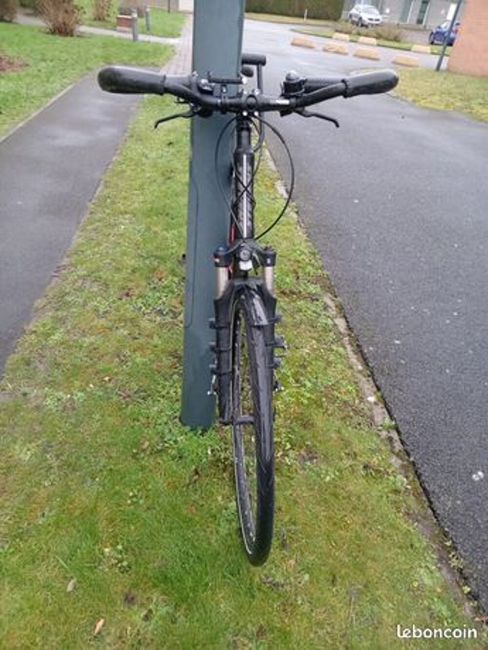V&eacute;lo VTT/VTC de voyage + anti-vol Vélos