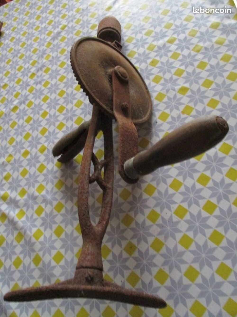 Ponceuse et chignole tr&egrave;s anciens &eacute;tat correct Décoration