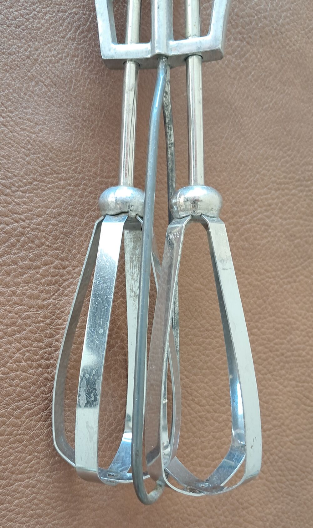 
batteur fouet manuel vintage marque as en inox Cuisine