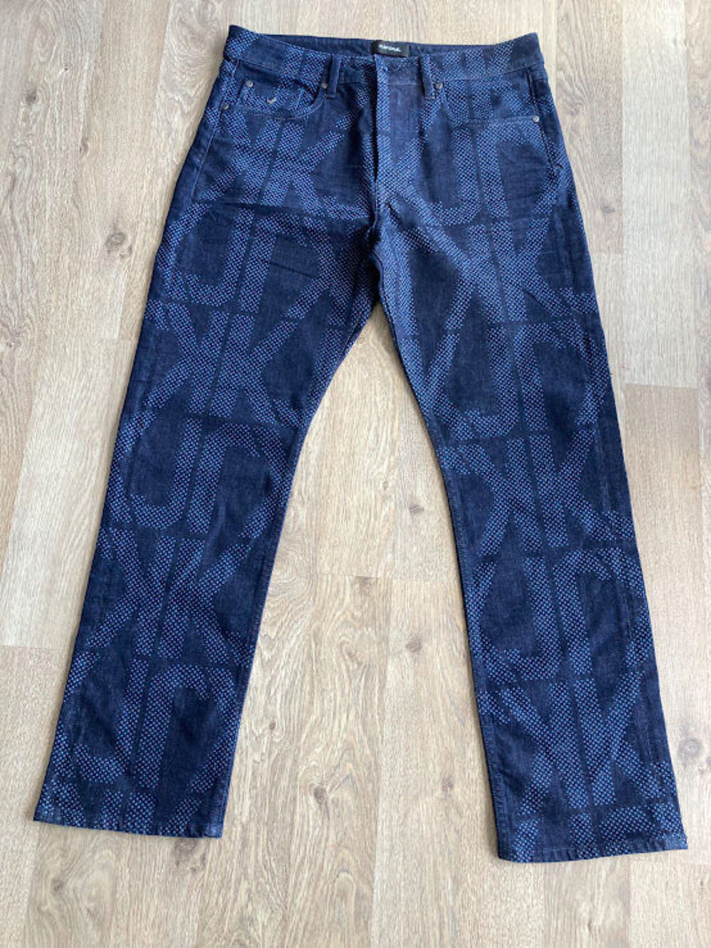 Pantalon bleu marine &agrave; motifs, Kaporal, neuf T. W32 ou 42 V�tements